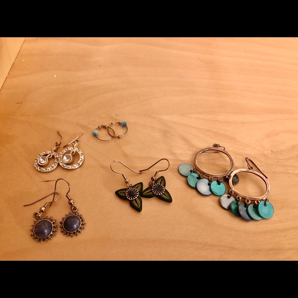 4/$16 Lot of 5 earring pairs blue, sparkly, dangle